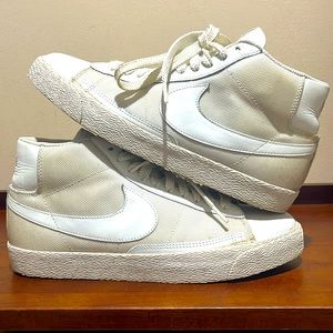 NIKE Men’s Sneakers